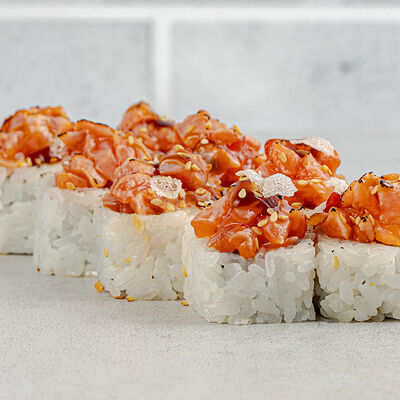 Ролл Миядзаки фирменный в Сеть пиццерий Сицилия по цене 595