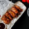 Куриные крылья к пиву с соусом BBQ в Wilco Food по цене 500