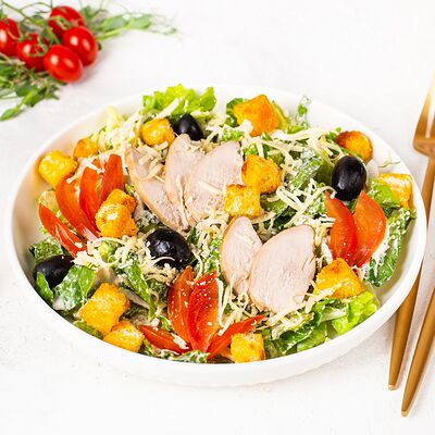 Цезарь с курицей оригинальный салат в У Палыча. С пылу, с жару! по цене 490 ₽