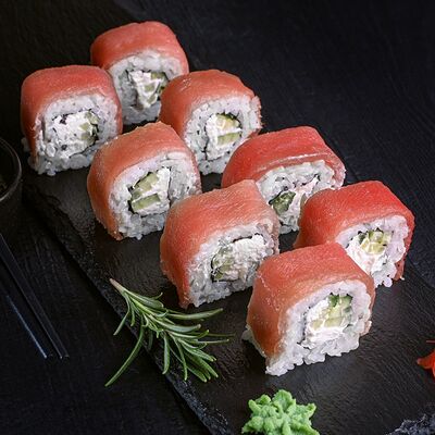 Ролл Филадельфия с тунцом в SUSHIBOX по цене 539 ₽