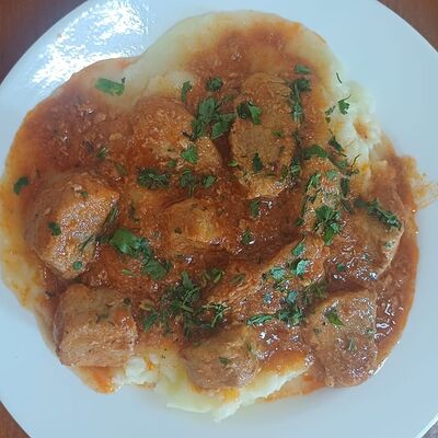 Поджарка из свинины с пюре СССР в ЧебуречнаяСССР по цене 270 ₽