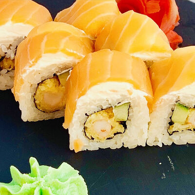 Император с лососем в Может суши? по цене 719 ₽