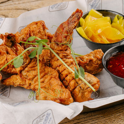 Креветка тигровая в темпуре в Кубанские пивоварни по цене 690 ₽