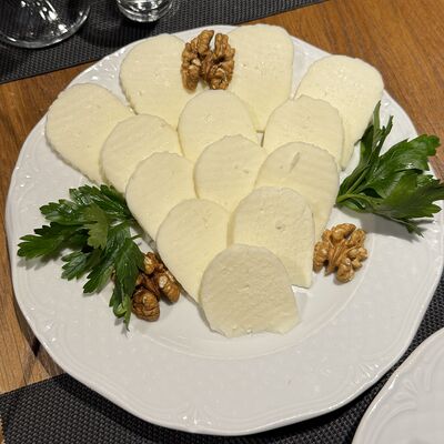 Сыр Имеретинский по-домашнему в Хинкальная по цене 450 ₽