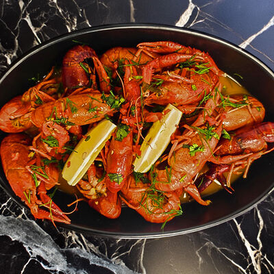 Раки в соусе том ям с перцем чили в Вкусноморье по цене 1490 ₽