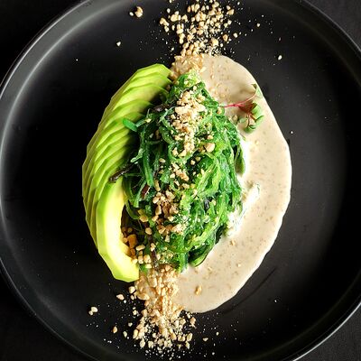 Салат-суперфуд Чука-авокадо в Rollup по цене 395 ₽