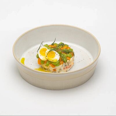 Оливье с телятиной в Le dessert по цене 540 ₽