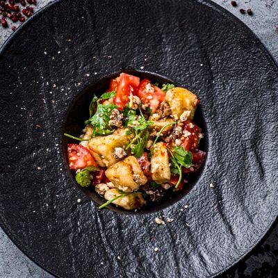 Салат с хрустящими баклажанами в Edateca Едатека по цене 390 ₽