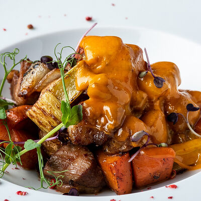 Жаркое из свинины доставка в Еда Да по цене 450 ₽