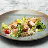 Теплый салат с лососем в Папаха по цене 490