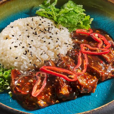 Говяжья вырезка с рисом в Сакура по цене 1259 ₽