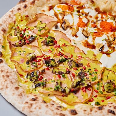 Пицца Два Сезона 2:0 в Кафе Итальянцы по цене 900 ₽