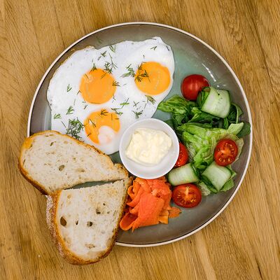 Глазунья Фермерская с лососемв 30 см по цене 690 ₽