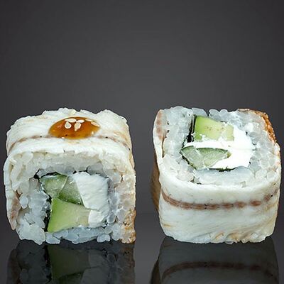 Угорь авокадо огурец в Суши ЭДО по цене 1100 ₽