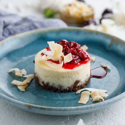 Кокосовый чизкейк в Пряности & Радости на Васильевском по цене 490