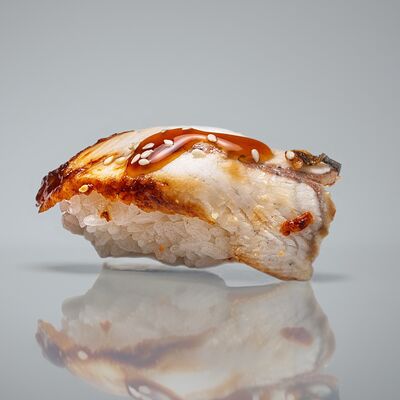 Суши Угорь в Про 100 суши по цене 350 ₽