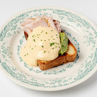 Бенедикт с мортаделлой в Mela