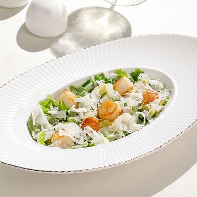 Салат с гребешками и чукой в Cristal по цене 1300 ₽