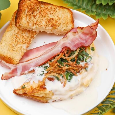 Омлет с беконом в Сырник по цене 430 ₽