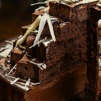 Торт Шоколадный с брауни в Онегин