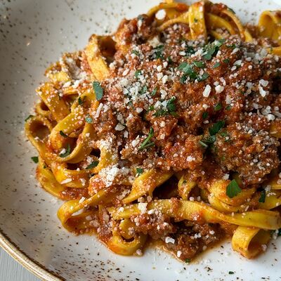 Паста Болоньезе в Mozza Pizza по цене 580 ₽