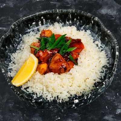 Рис с курицей по-азиатски в География по цене 350 ₽