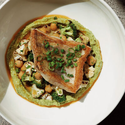 Судак, мятный хумус, масло аджики в Folk по цене 1240 ₽