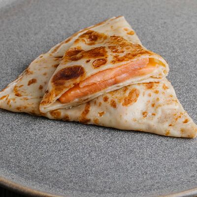 Блин с семгой слабого посола в БлиновЪ по цене 336