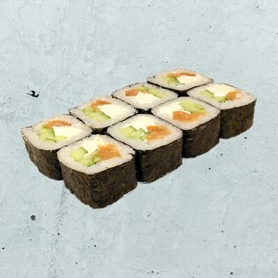 С копченым лососем в ТутСуши по цене 300 ₽