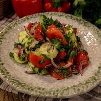 Салат овощной по-грузински с зеленью в Мзиани
