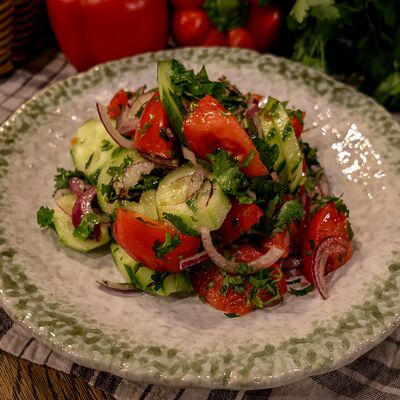 Салат овощной по-грузински с зеленью в Мзиани по цене 520 ₽