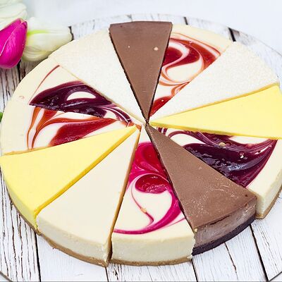 Ассорти Чизкейк в Чарли Чаплин по цене 2690 ₽
