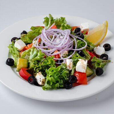 Салат Греческий в Черная Кошка по цене 559 ₽