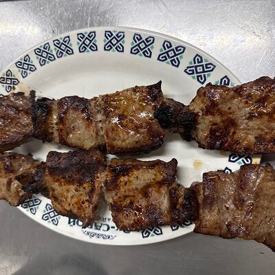 Шашлык по-кавказски из говядины в Ок-сарой по цене 550 ₽