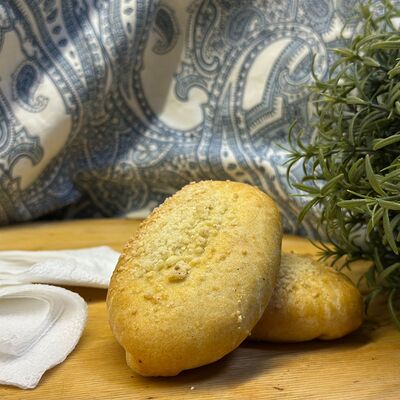 Бездрожжевой пирожок с вишней и яблоком в МакоФФка Вкуса по цене 84 ₽