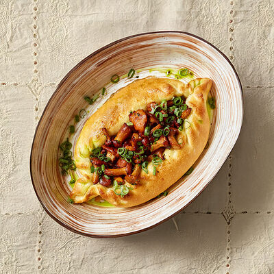 Трюфельное хачапури с лисичками в Банщики по цене 980 ₽