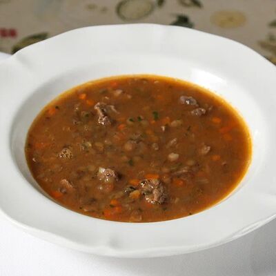 Суп чечевичный с говядиной в Mio Bistrot по цене 690 ₽