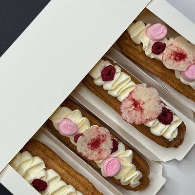 Набор эклеров с конфи из смородины замороженный в Libido по цене 1350 ₽