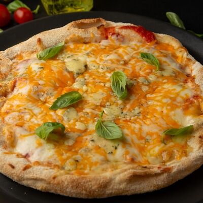 Пицца Четыре сыра в Сытый Лось по цене 840 ₽