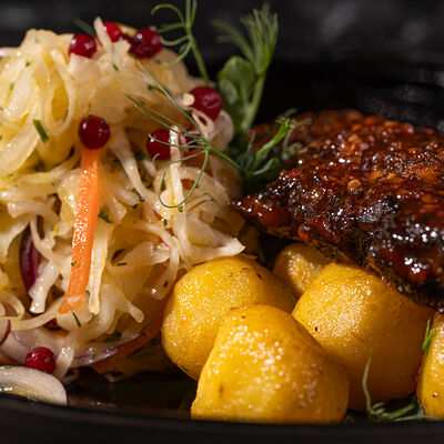 Глазированные свиные ребра в соусе барбекю в Наша хвоя по цене 890 ₽