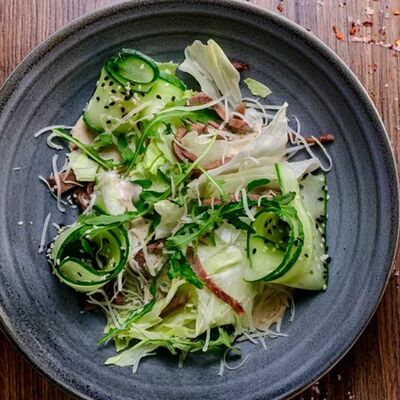 Салат Руккола с языком в Urban по цене 450 ₽