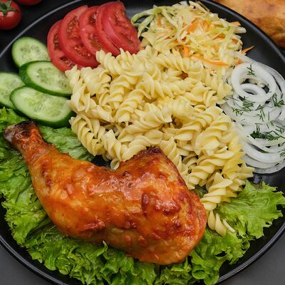 Запеченный цыпленок с макаронами в AL BARAKAT по цене 480 ₽