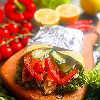 Цезарь ролл в Шаурма на Макарова по цене 360 ₽