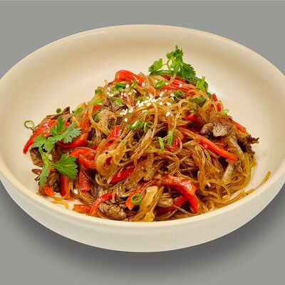 Фунчоза с говядиной в Суши и Роллы Ли по цене 570 ₽