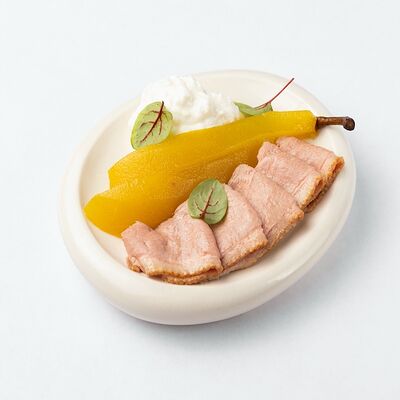 Утка, томленая груша, грузинская страчателлав Гоген по цене 662 ₽