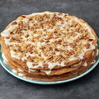 Наполеон с грецким орехом в БарБошко Вареничная