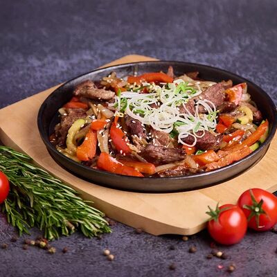 Говядина в соусе терияки с овощамив Rozanna по цене 925 ₽