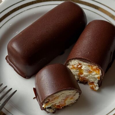 Сырок творожный с курагой в Лён & Гречка bakery по цене 360 ₽