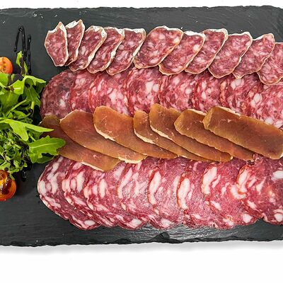 Ассорти мясных деликатесов в Мегаполис по цене 880 ₽