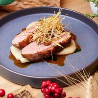 Филе фермерской утки, запеченное в печи с грибным кремом в Есть Today